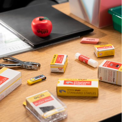 081666_Teacher’sDeskStarterKit_2_07